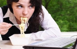 6 Unusual Habits to Avoid from Getting Fat